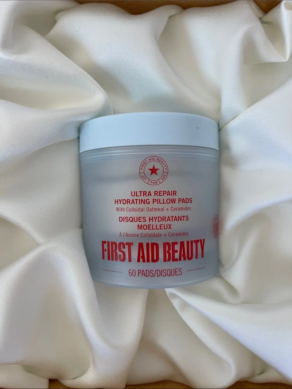 First Aid Beauty White Jar Ultra Repair Hydrating Pillow Pads